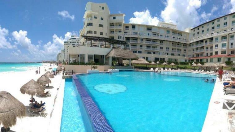Ocean Front Suite, Balcony, Kitchen. Канкун Екстериор снимка